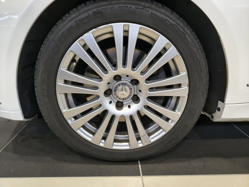 Mercedes-Benz Classe E usata a Vercelli (11)