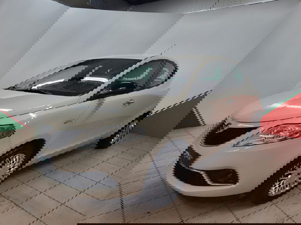 Lancia Ypsilon usata a Arezzo