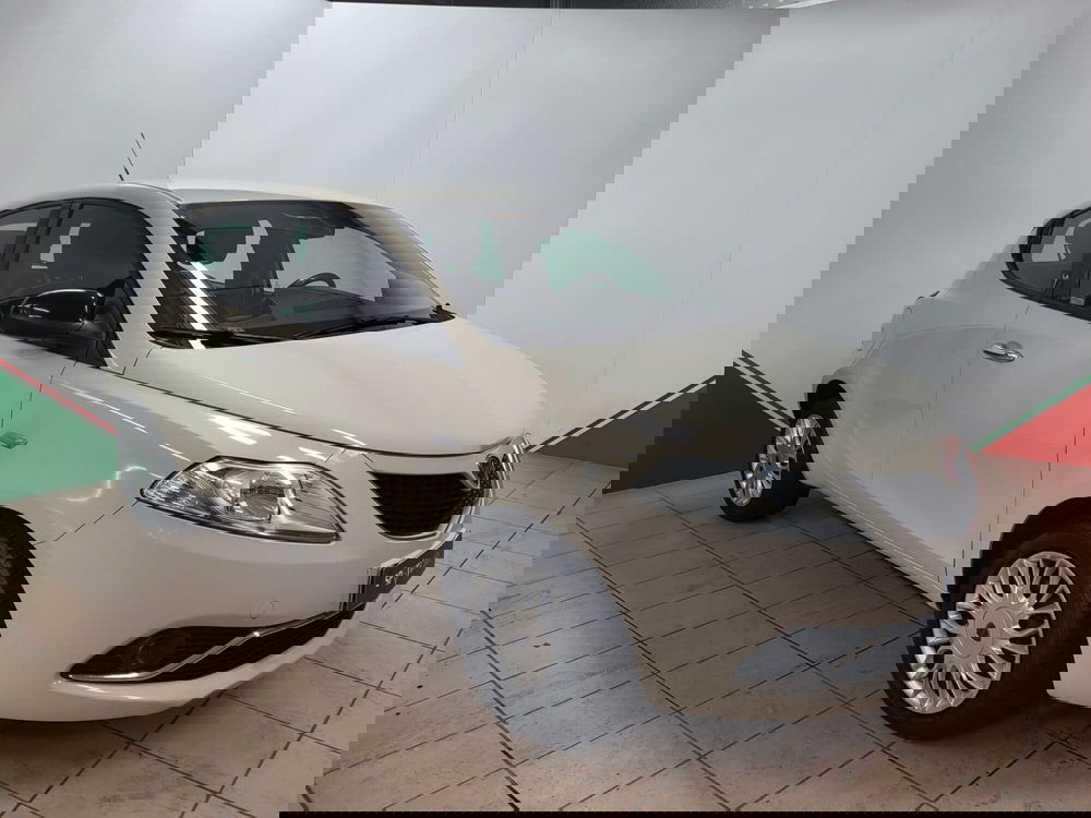 Lancia Ypsilon usata a Arezzo (2)