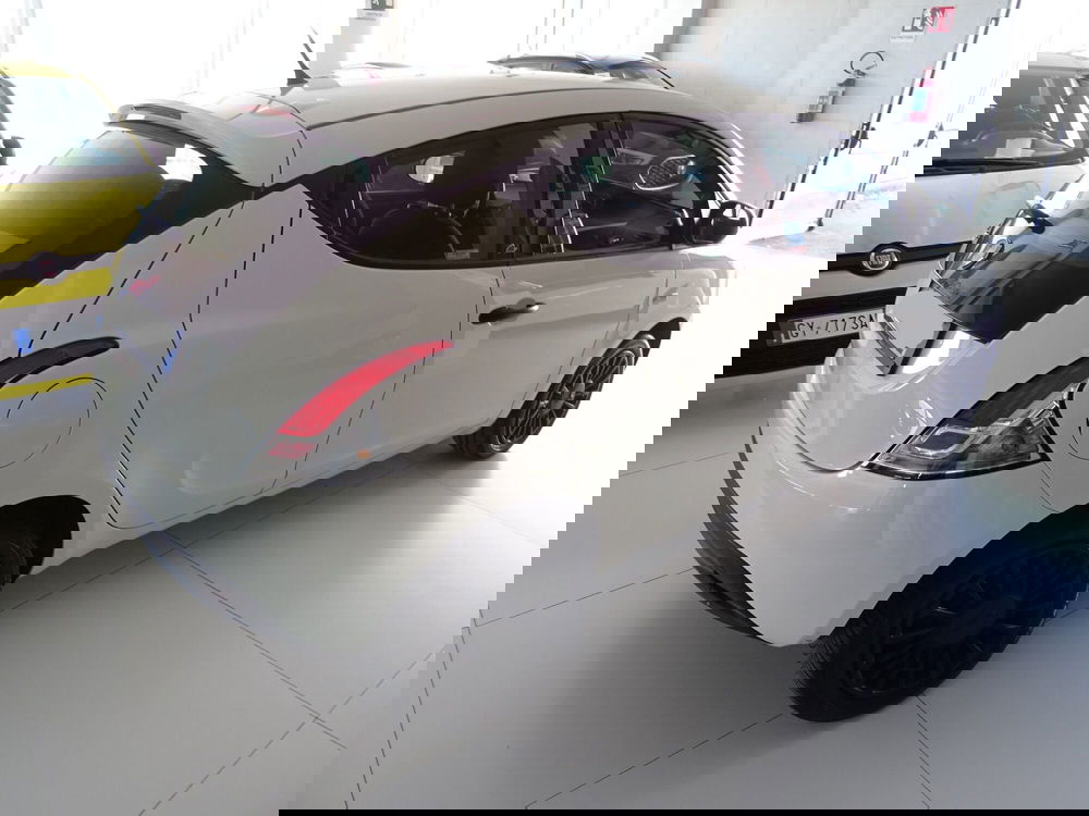 Lancia Ypsilon usata a Lucca (4)