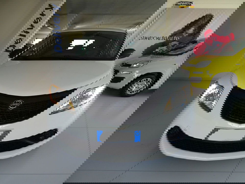 Lancia Ypsilon usata a Lucca (6)