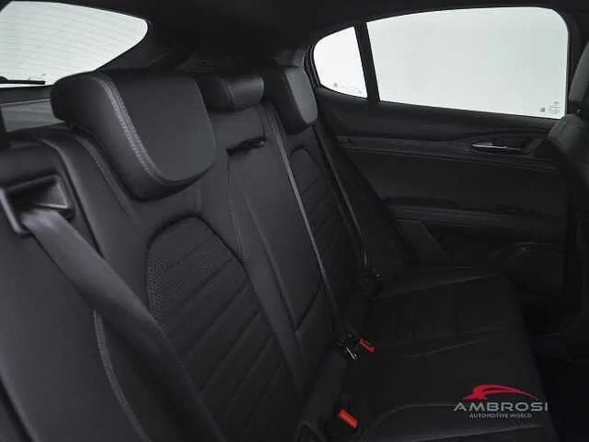 Alfa Romeo Stelvio usata a Perugia (11)