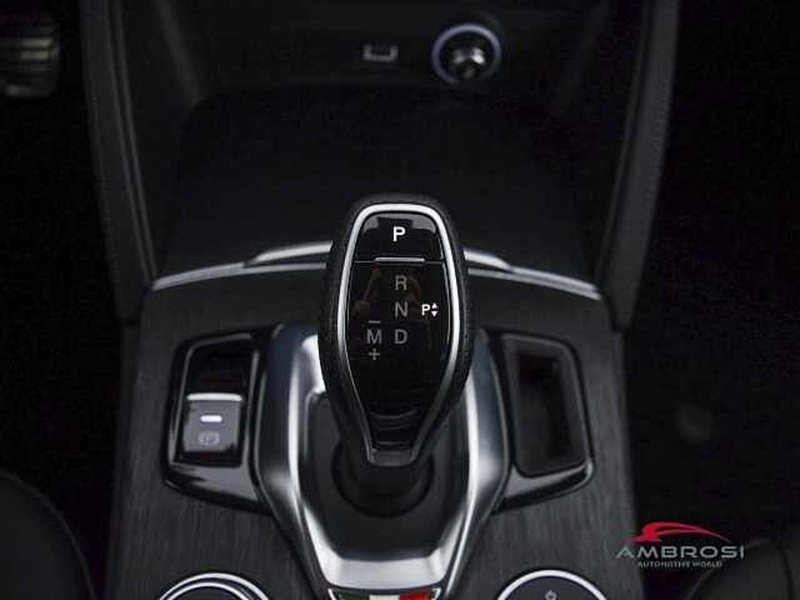 Alfa Romeo Stelvio usata a Perugia (19)