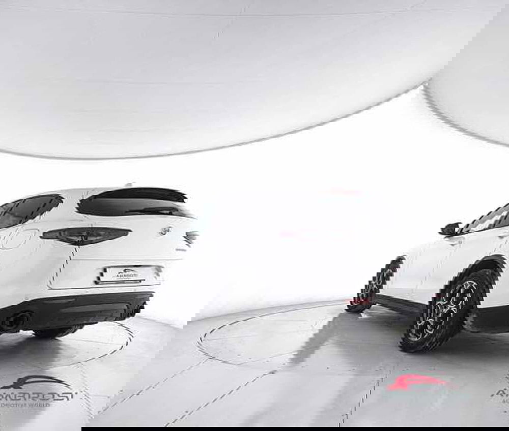 Alfa Romeo Stelvio usata a Perugia (4)