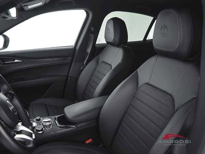 Alfa Romeo Stelvio usata a Perugia (9)