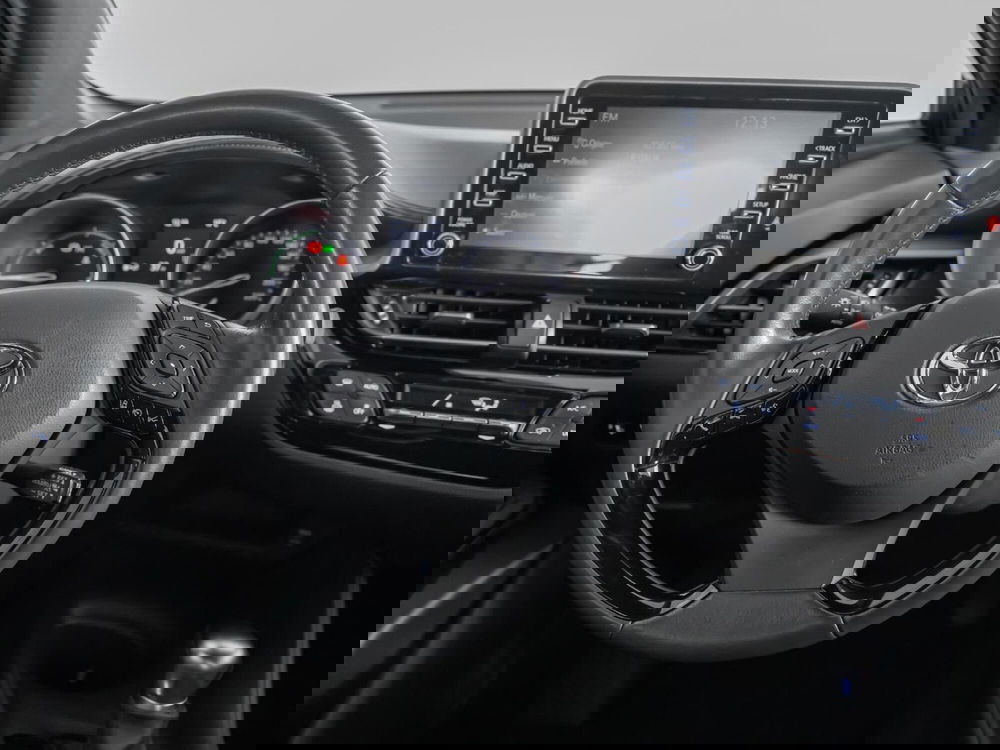 Toyota Toyota C-HR usata a Foggia (10)