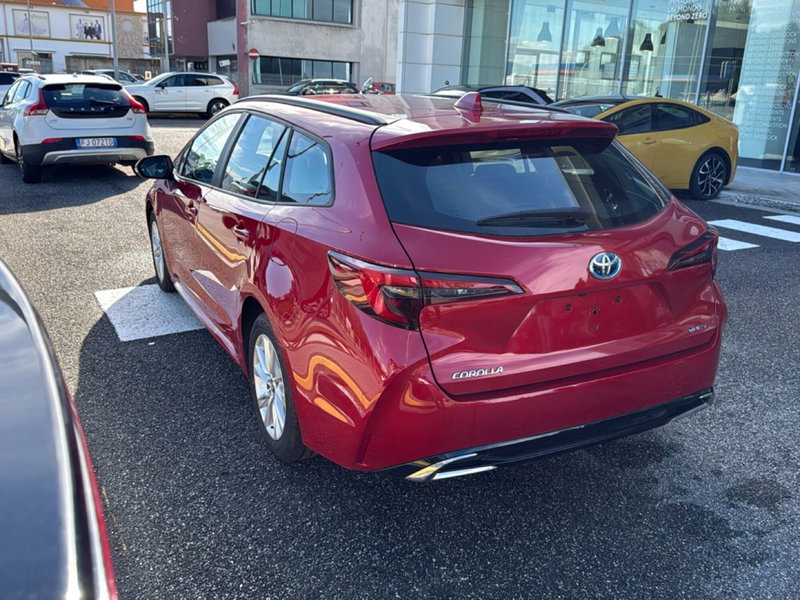 Toyota Corolla Touring Sports nuova a Reggio Calabria (3)
