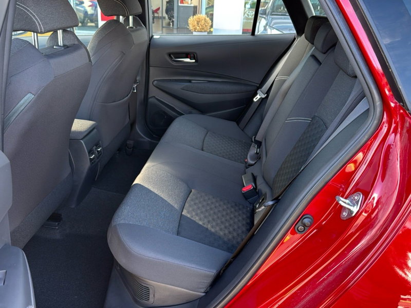 Toyota Corolla Touring Sports nuova a Reggio Calabria (8)