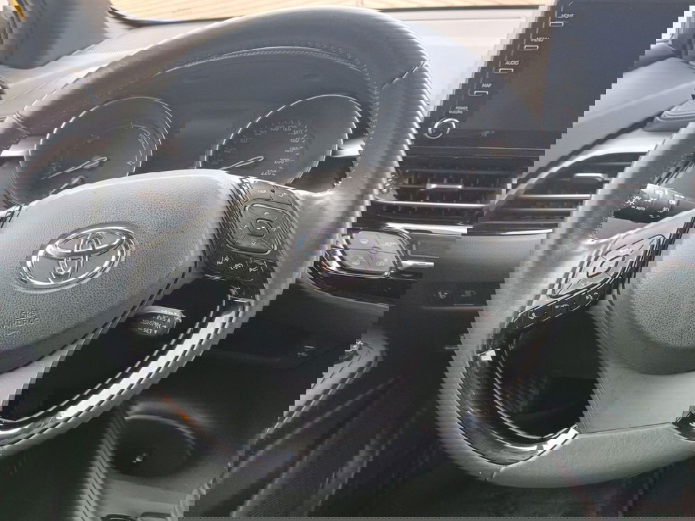 Toyota Toyota C-HR usata a Reggio Calabria (7)