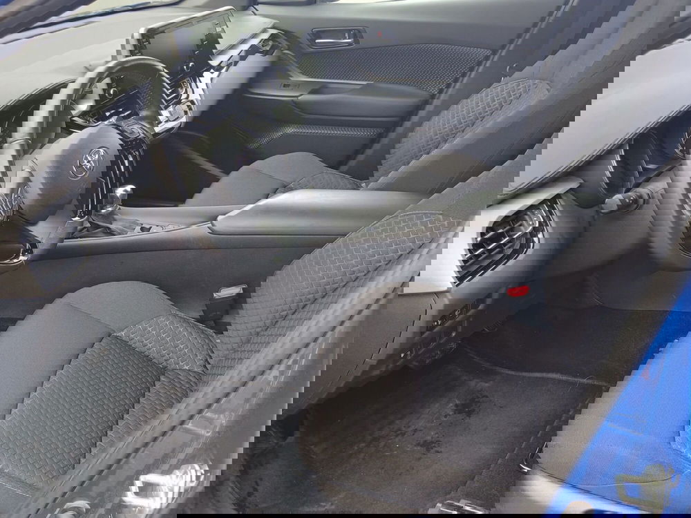 Toyota Toyota C-HR usata a Reggio Calabria (9)