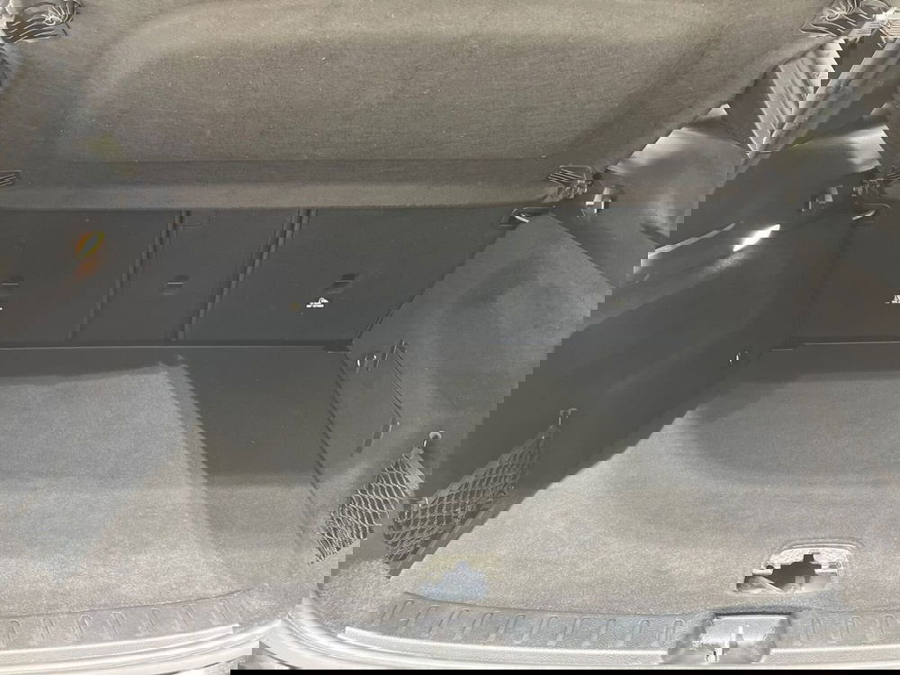 Mercedes-Benz GLA SUV usata a Napoli (10)