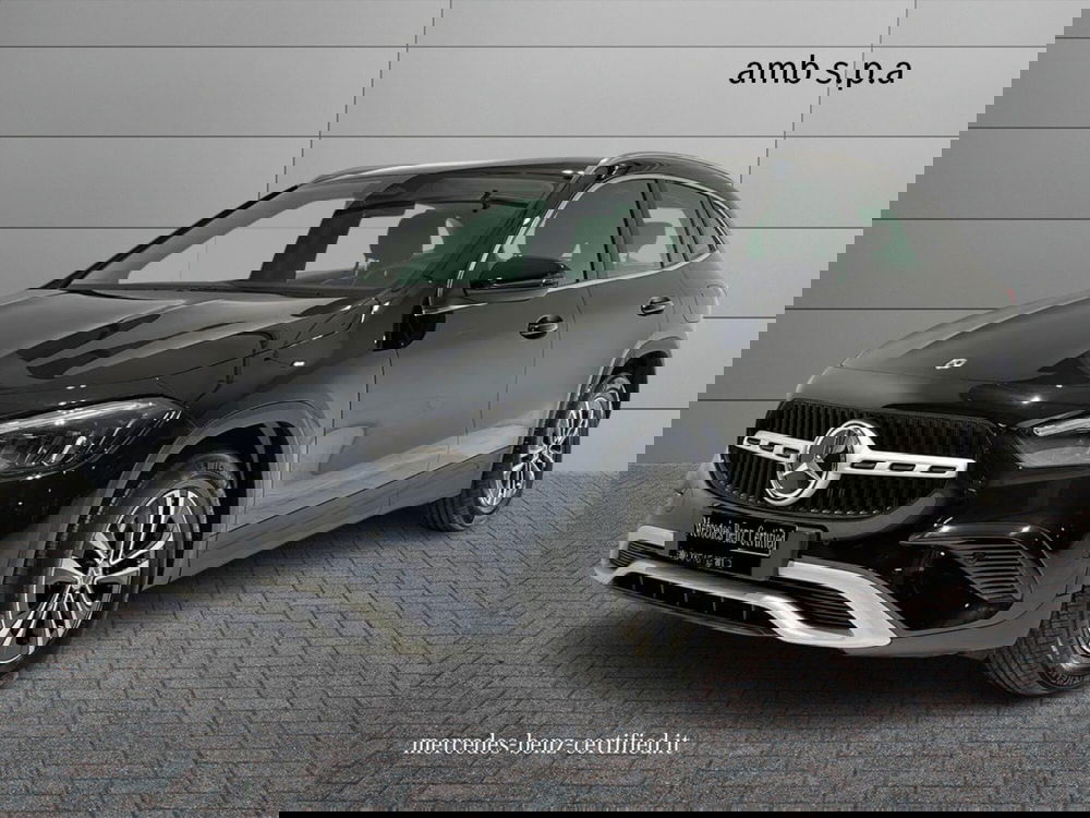 Mercedes-Benz GLA SUV usata a Napoli