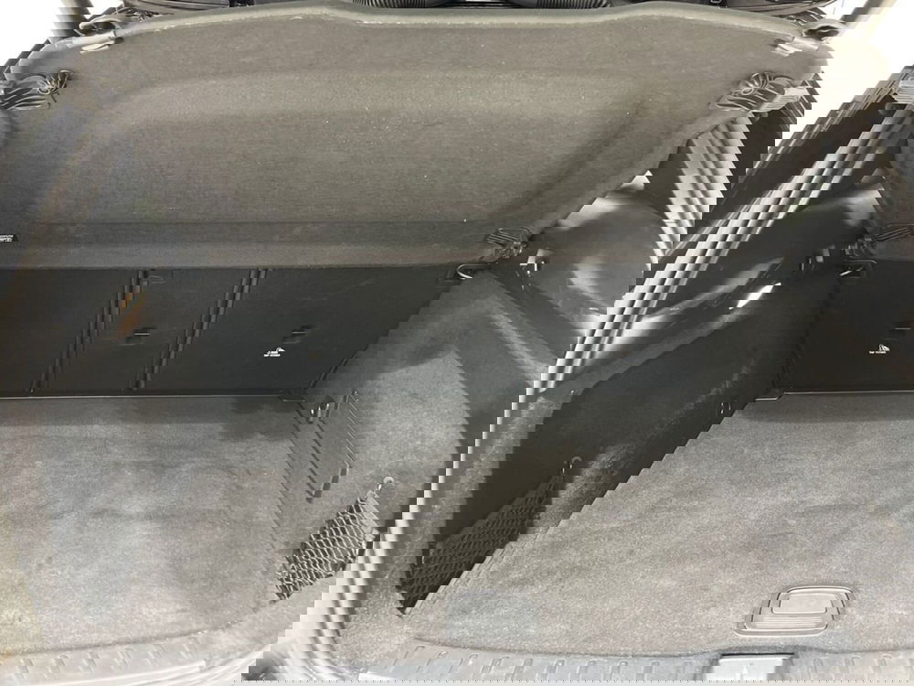 Mercedes-Benz GLA SUV usata a Napoli (10)