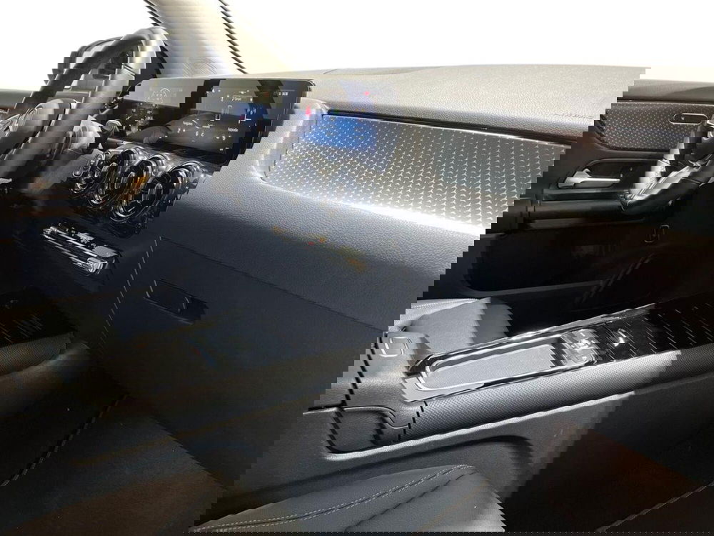 Mercedes-Benz GLA SUV usata a Napoli (16)