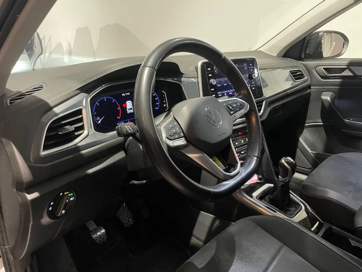 Volkswagen T-Roc usata a Genova (7)