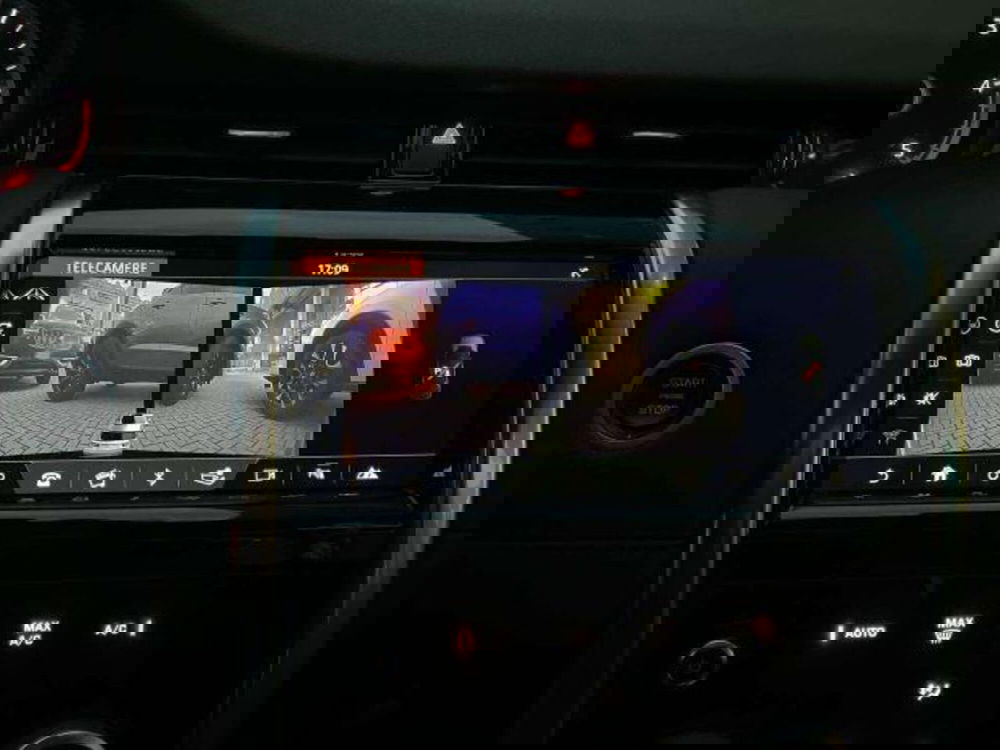 Land Rover Discovery Sport usata a Savona (12)