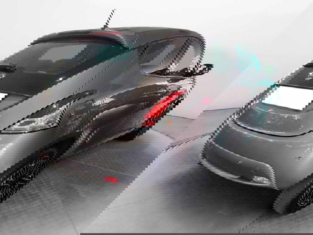 Lancia Ypsilon usata a Torino (6)