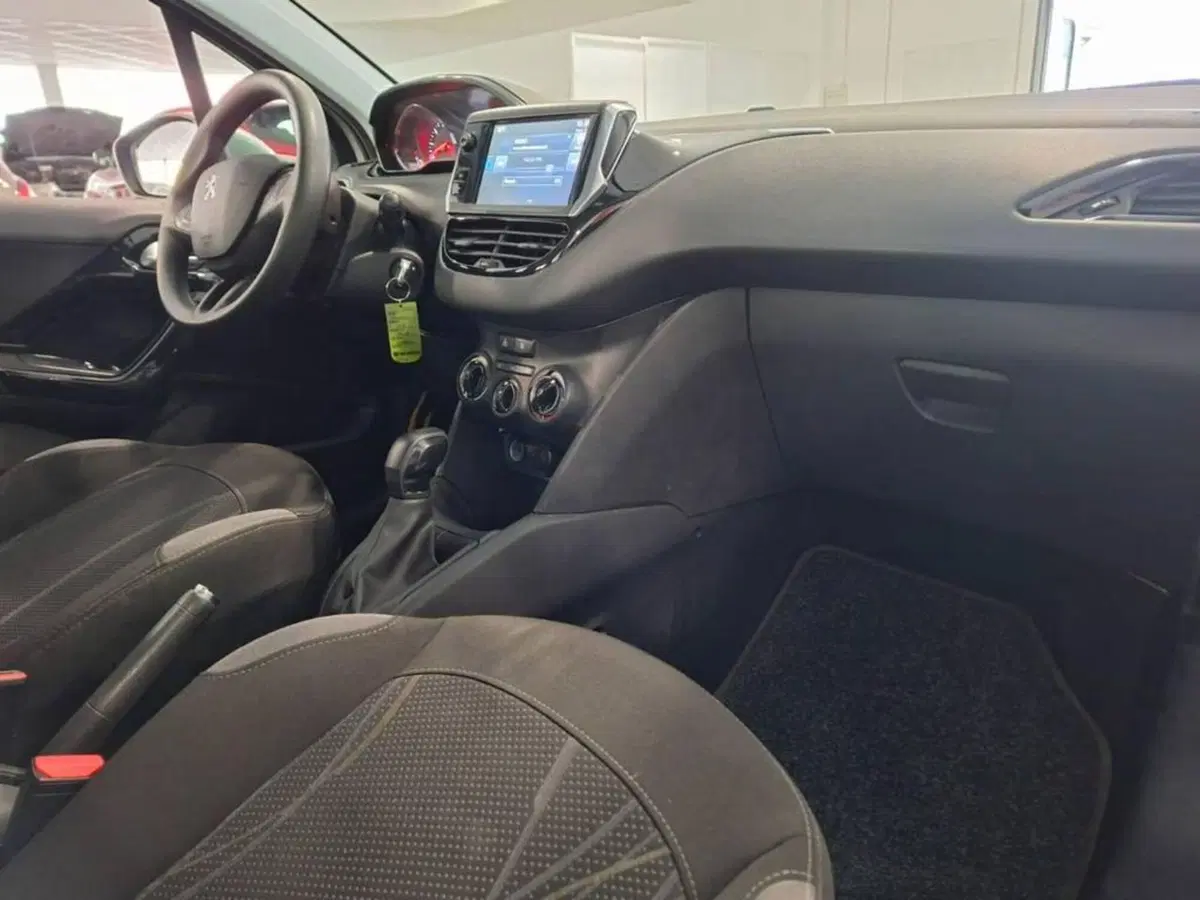 Peugeot 208 usata a Torino (11)