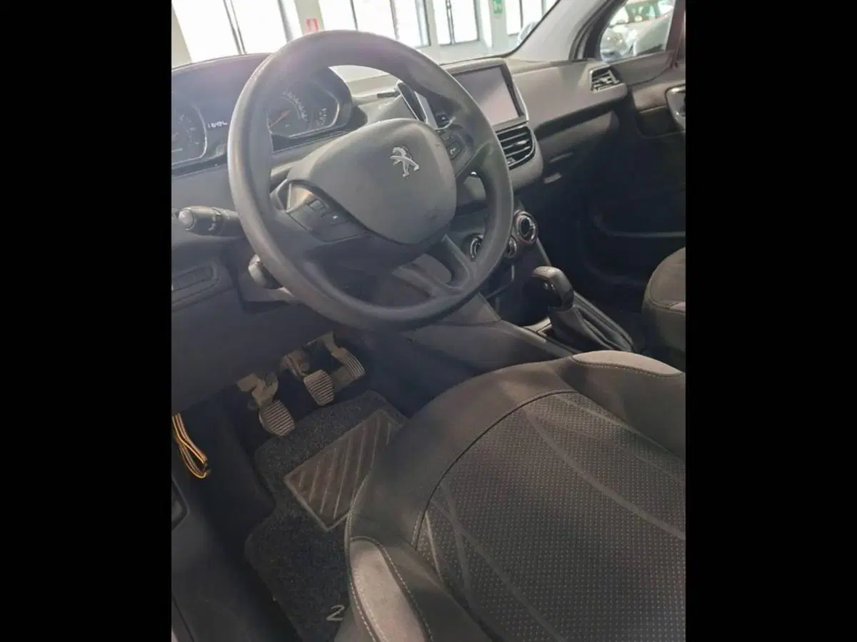 Peugeot 208 usata a Torino (9)