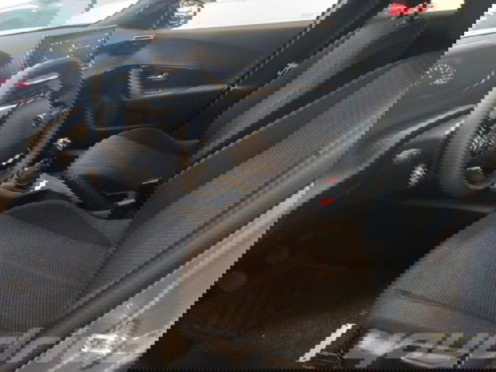 Peugeot 2008 nuova a Napoli (8)