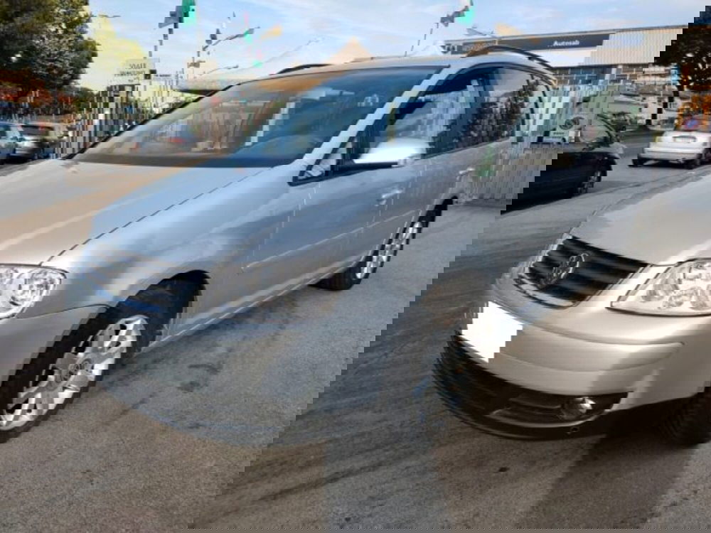 Volkswagen Touran usata a Firenze (3)