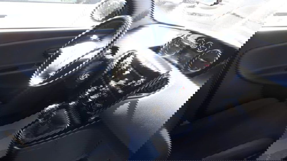 Lancia Ypsilon usata a Macerata (11)