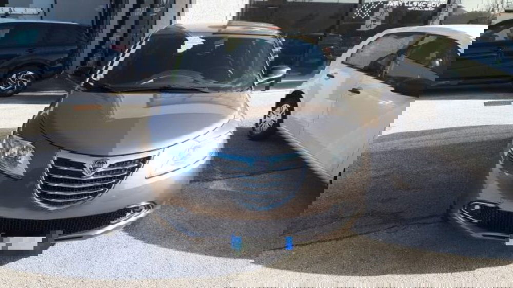 Lancia Ypsilon usata a Macerata (2)