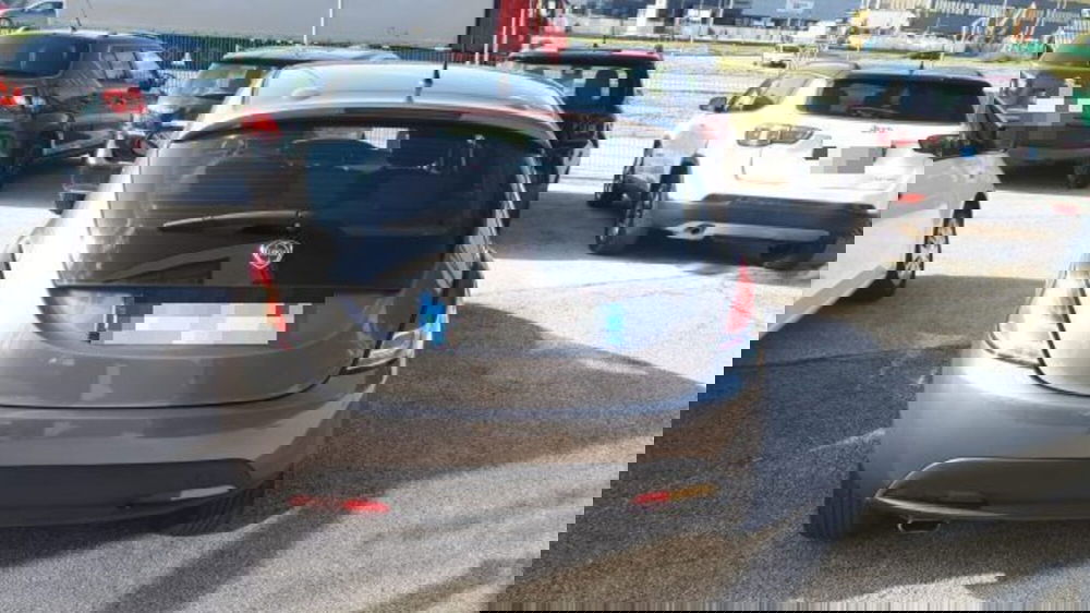 Lancia Ypsilon usata a Macerata (5)