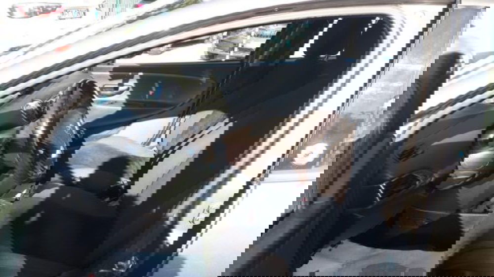 Lancia Ypsilon usata a Macerata (9)