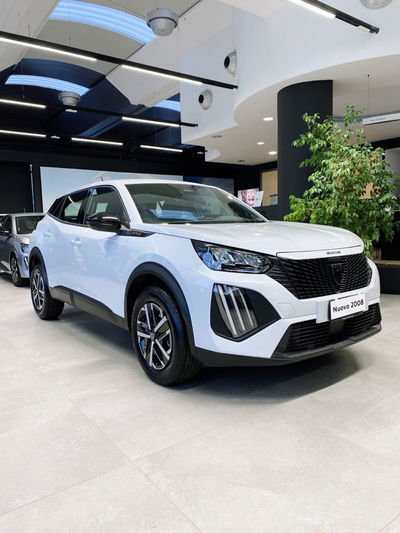 Peugeot 2008 1.2 hybrid Style 145cv e-dcs6 nuova a Olbia