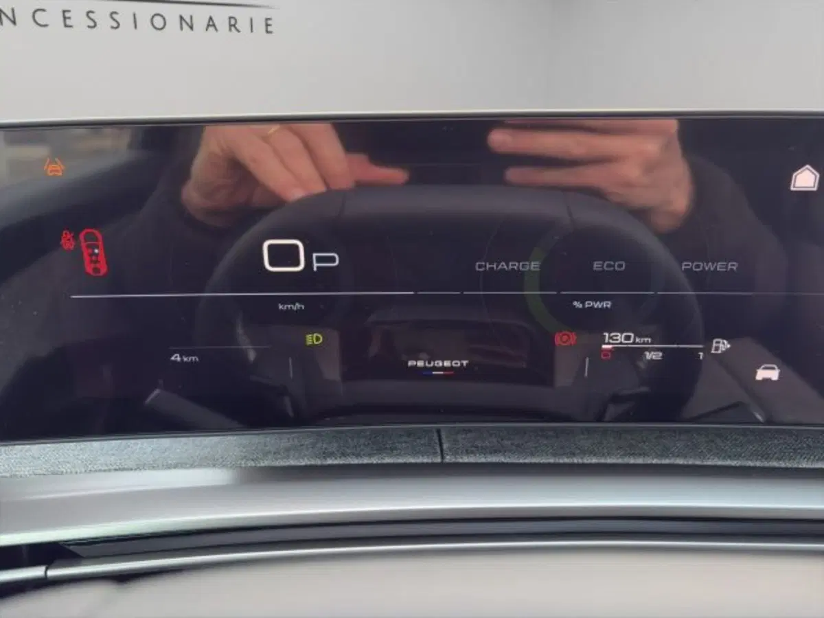 Peugeot 5008 nuova a Perugia (12)