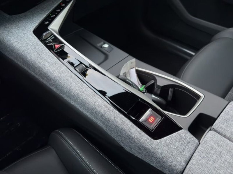 Peugeot 5008 nuova a Perugia (16)