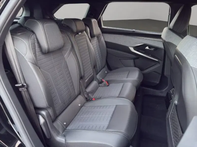 Peugeot 5008 nuova a Perugia (18)
