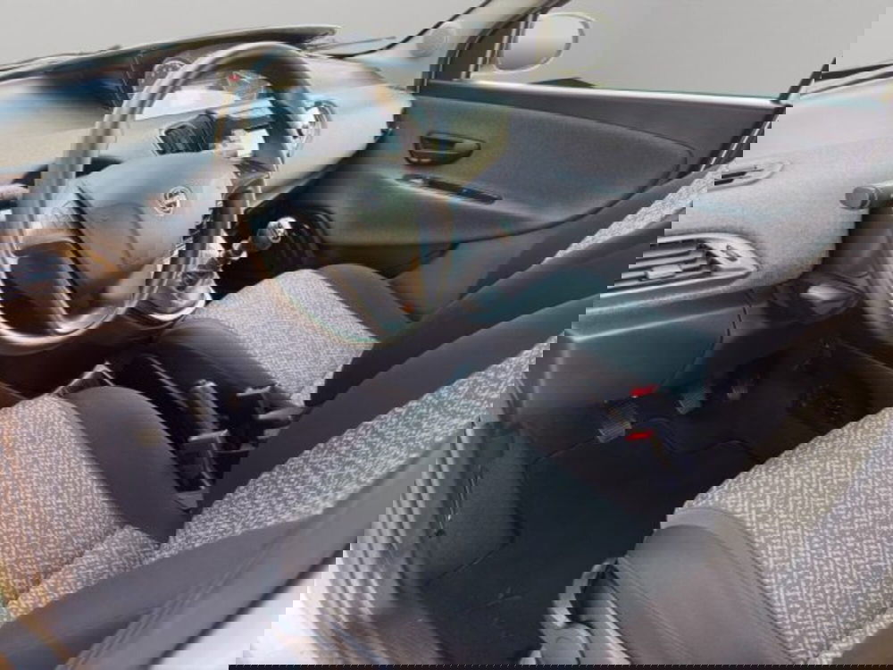 Lancia Ypsilon usata a Perugia (10)