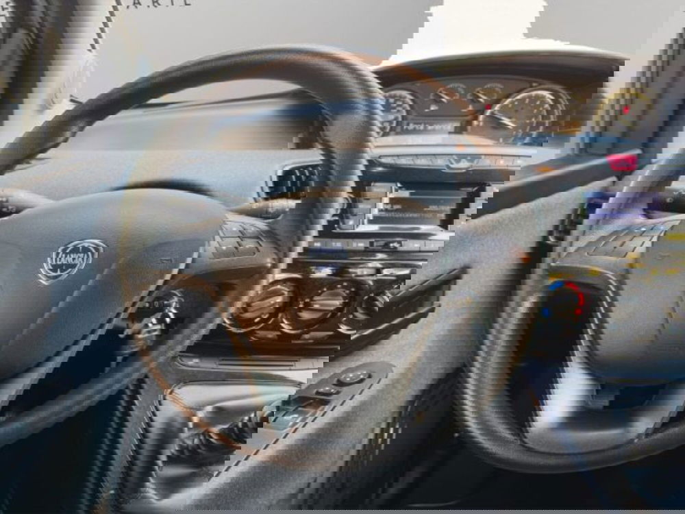 Lancia Ypsilon usata a Perugia (12)