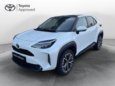Toyota Yaris Cross 1.5 Hybrid 5p. E-CVT Lounge del 2021 usata a Erba