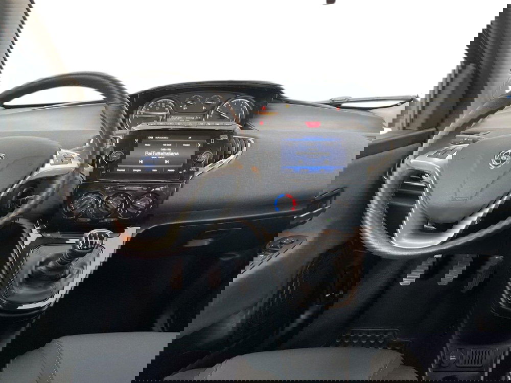 Lancia Ypsilon usata a Torino (11)