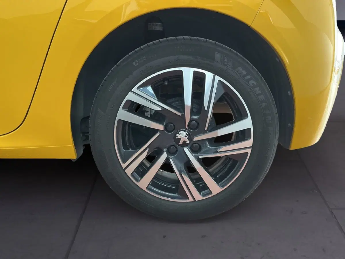 Peugeot 208 usata a Torino (8)