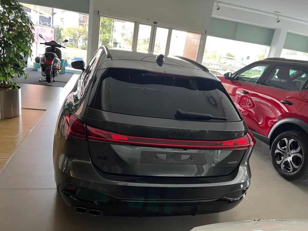 Audi A5 Avant nuova a Milano (10)