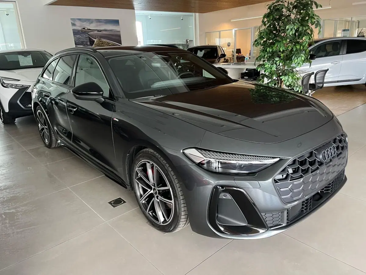 Audi A5 Avant nuova a Milano (3)