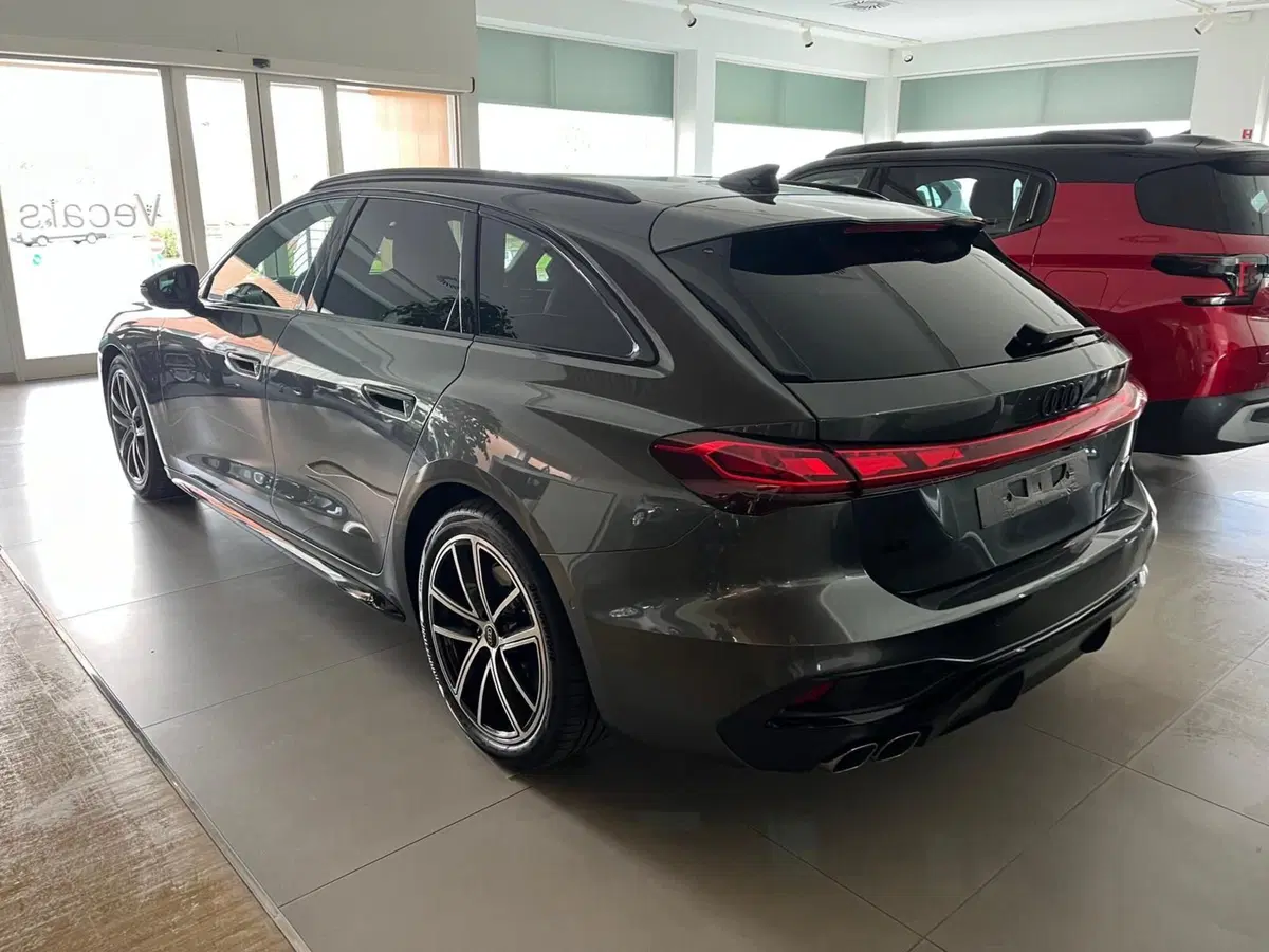Audi A5 Avant nuova a Milano (8)