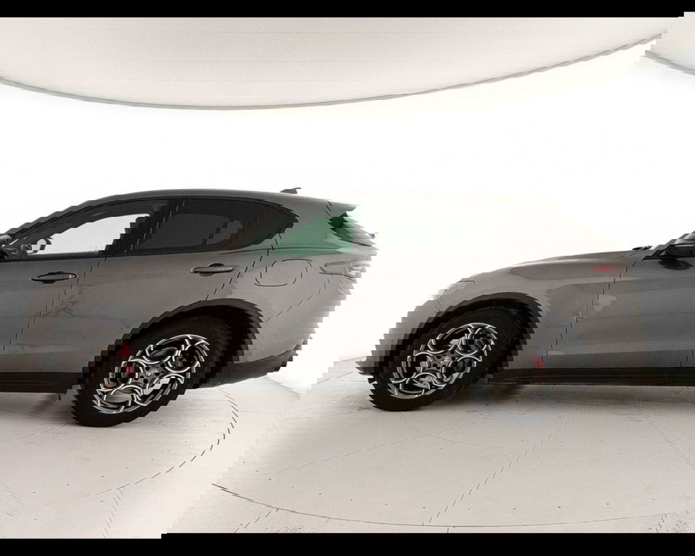 Alfa Romeo Stelvio usata a Caserta (4)