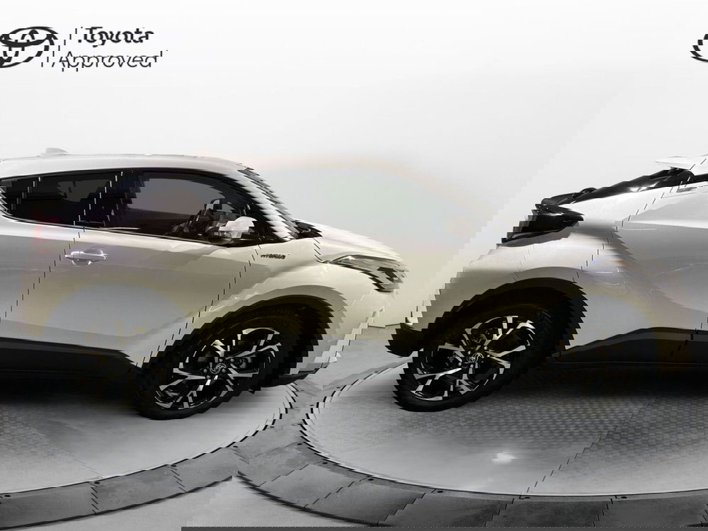 Toyota Toyota C-HR usata a Milano (12)