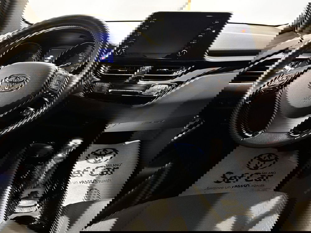 Toyota Toyota C-HR usata a Milano (8)