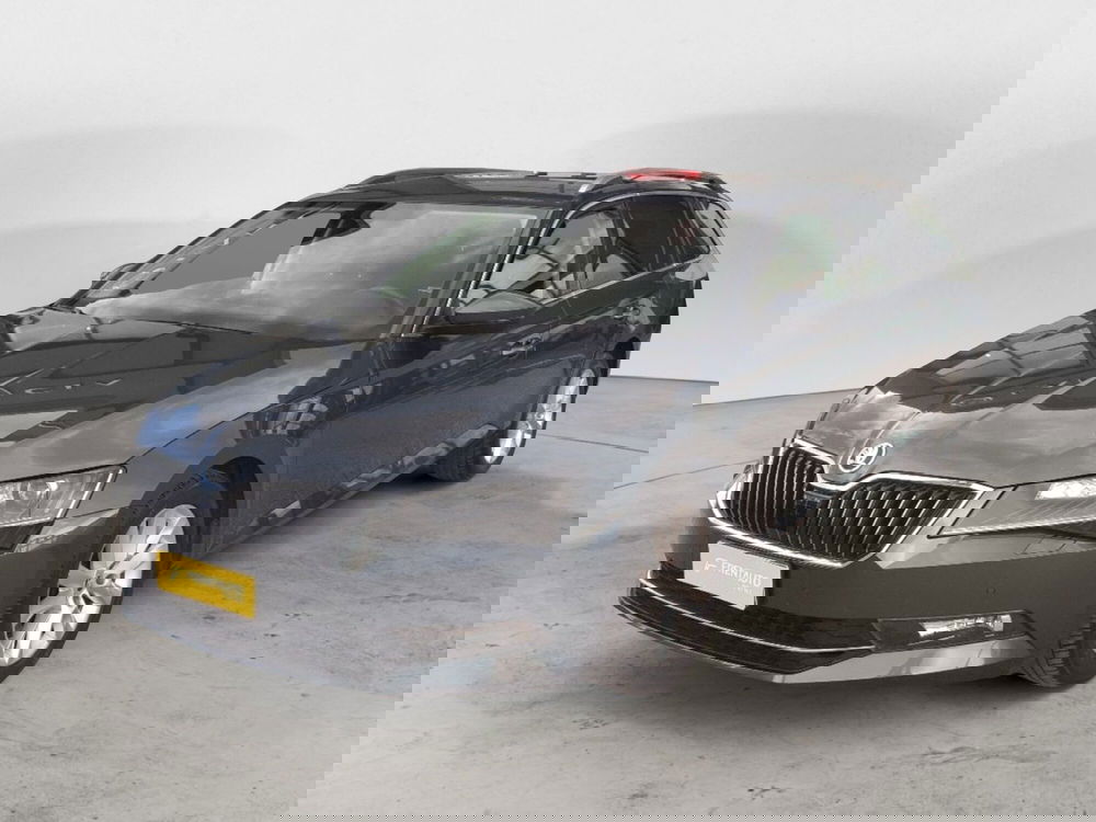 Skoda Superb Station Wagon usata a Chieti