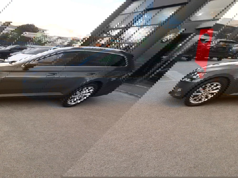 Skoda Superb Station Wagon usata a Chieti (2)