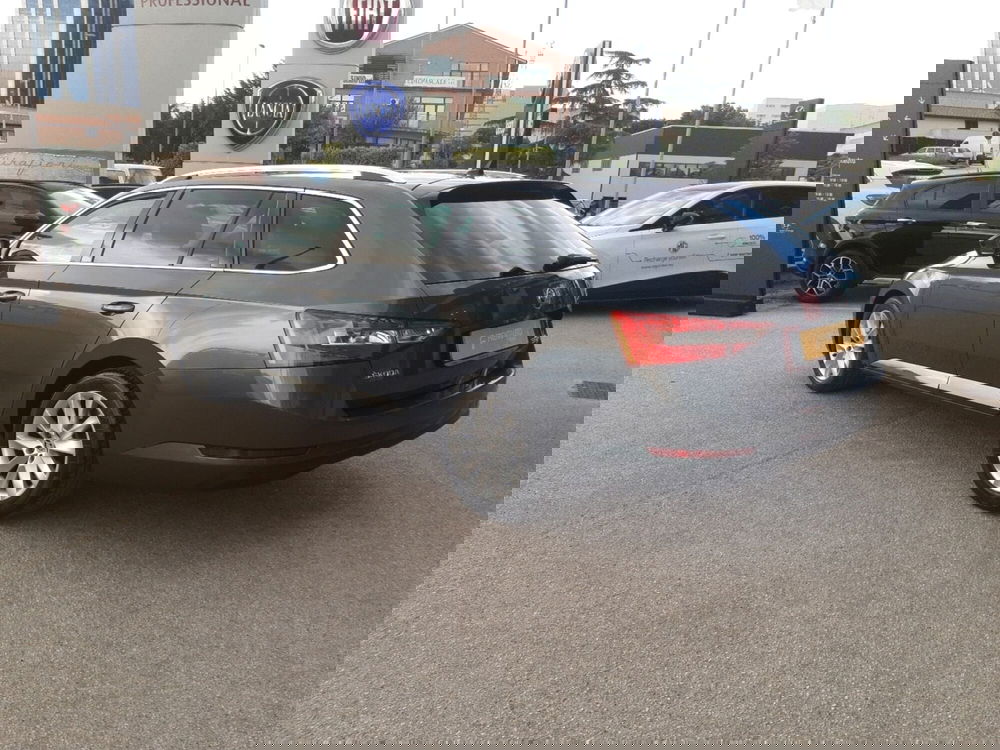 Skoda Superb Station Wagon usata a Chieti (3)