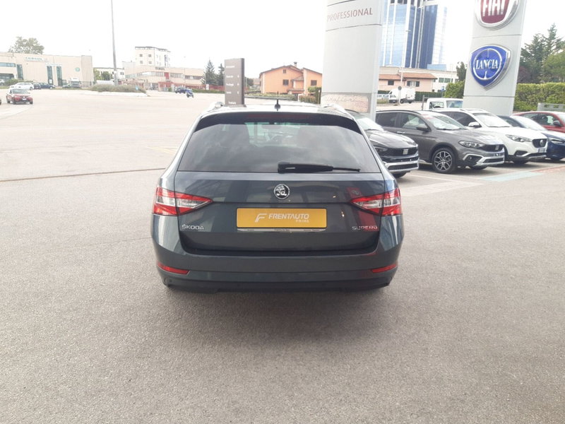 Skoda Superb Station Wagon usata a Chieti (4)