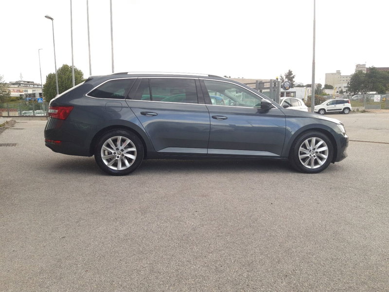Skoda Superb Station Wagon usata a Chieti (7)