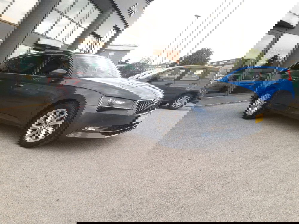 Skoda Superb Station Wagon usata a Chieti (8)